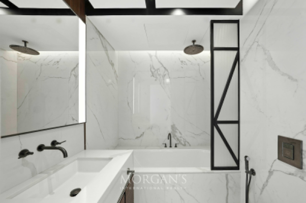 360 Views | Upgraded  Unit | Luxurious Layout-16