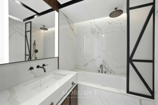 360 Views | Upgraded  Unit | Luxurious Layout-17