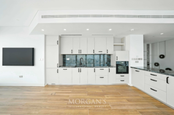 360 Views | Upgraded  Unit | Luxurious Layout-5