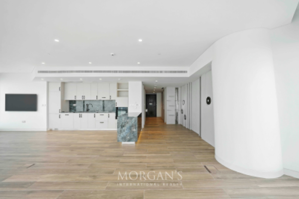 360 Views | Upgraded  Unit | Luxurious Layout-8