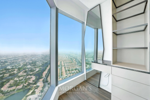 360 Views | Upgraded  Unit | Luxurious Layout-10