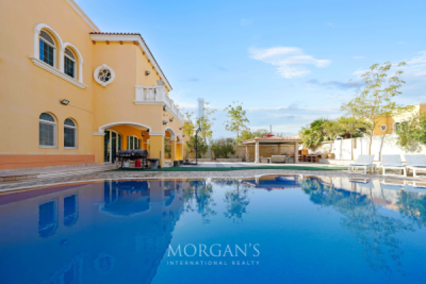 5 BR Villa | Private Pool | Spacious Layout-1