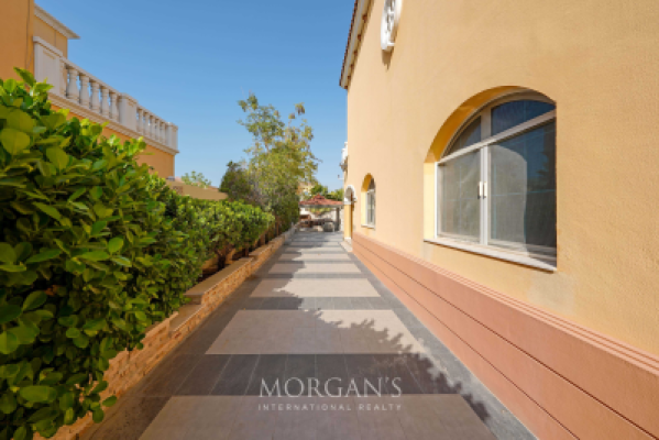 5 BR Villa | Private Pool | Spacious Layout-24