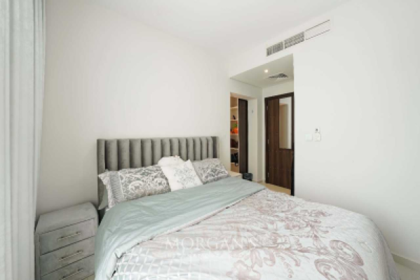 Spacious 3 BR Villa | Vacant | Prime Location-11