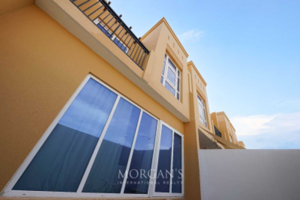 Spacious 3 BR Villa | Vacant | Prime Location-23