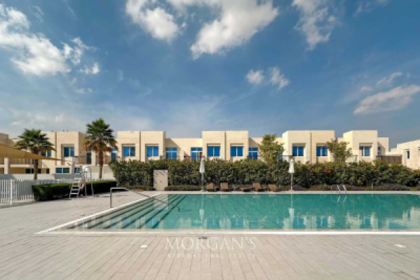 Spacious 3 BR Villa | Vacant | Prime Location-24