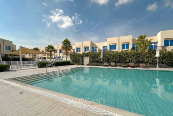 Spacious 3 BR Villa | Vacant | Prime Location-25