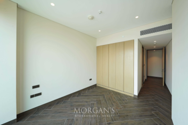 Elegant 2BR | Spacious Layout | Burj View-7