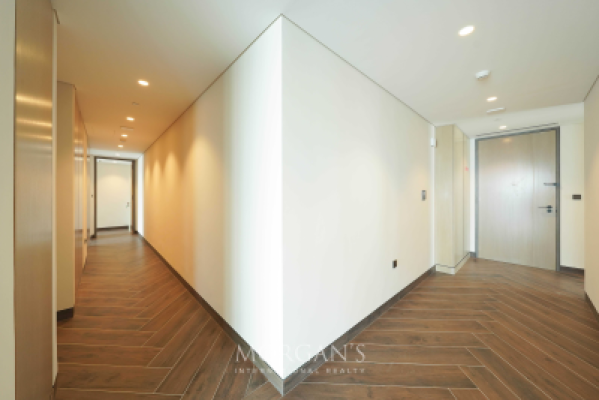 Elegant 2BR | Spacious Layout | Burj View-8