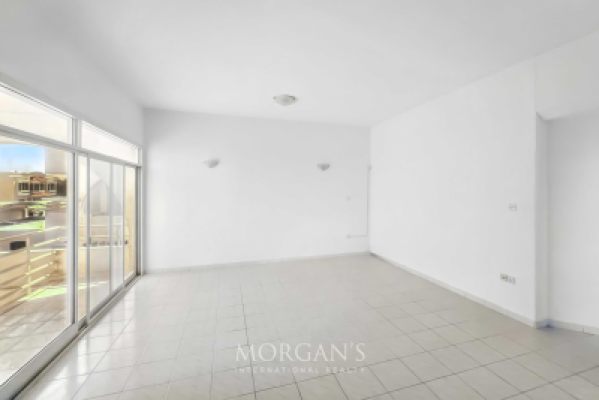 Spacious 4BR Villa | Umm Suqeim | Unfurnished-5