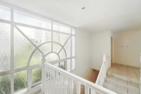 Spacious 4BR Villa | Umm Suqeim | Unfurnished-14