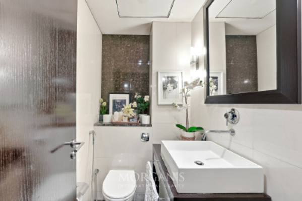 Luxury 2BR + Maid | Green Lakes | Prime Location-19