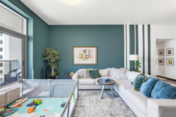 Luxury 2BR + Maid | Green Lakes | Prime Location-5