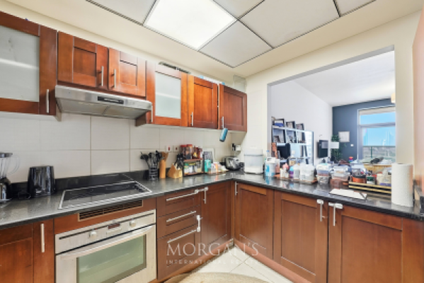 Luxury 2BR + Maid | Green Lakes | Prime Location-10