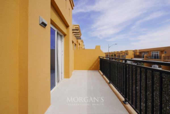 Elegant 3BR Villa in Madinat Hind 4-21