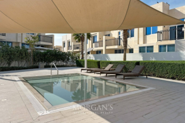 Elegant 3BR Villa in Madinat Hind 4-24