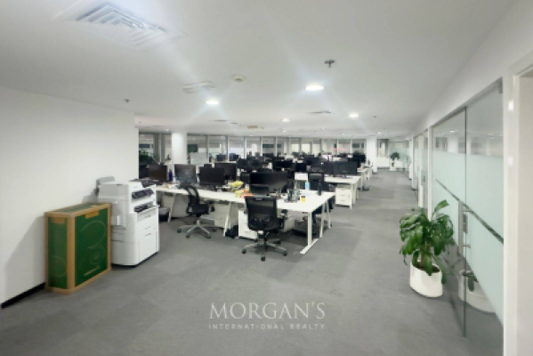 Prime Location | Flexible Layout | Near Metro-7