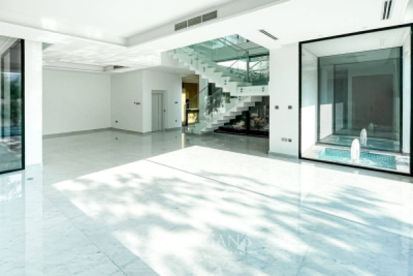 5BR Villa | Modern Luxury | Lake View-4