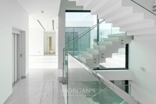 5BR Villa | Modern Luxury | Lake View-5