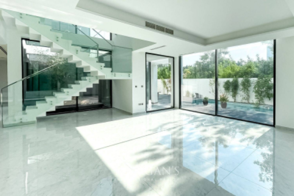5BR Villa | Modern Luxury | Lake View-7