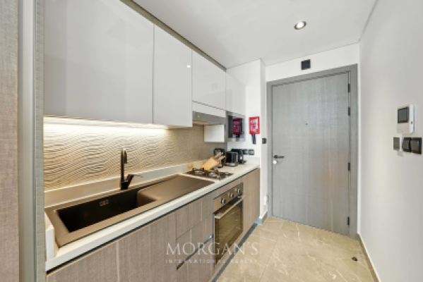 Elegant Furnished Studio |Joya Blanca| Bright Unit-2