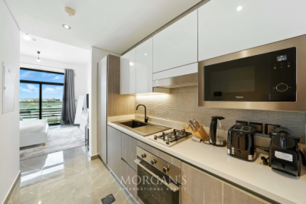 Elegant Furnished Studio |Joya Blanca| Bright Unit-10
