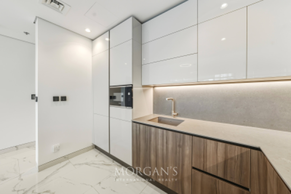 Royal Regency | High Floor | Burj and Canal View-10