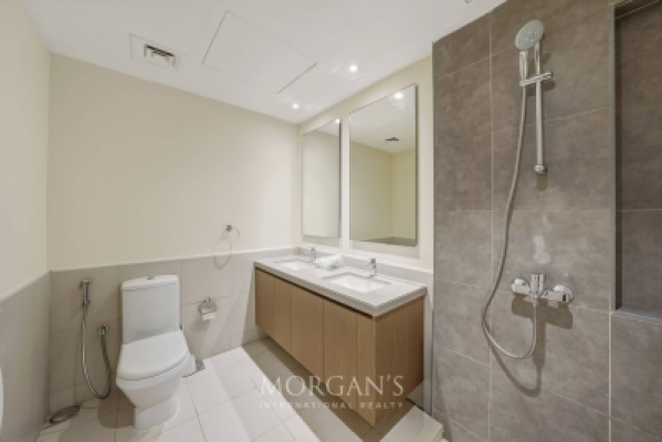 3BR Unfurnished Villa | Private Garden | Urbana I-15