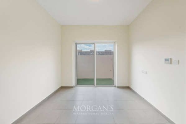 3BR Unfurnished Villa | Private Garden | Urbana I-14