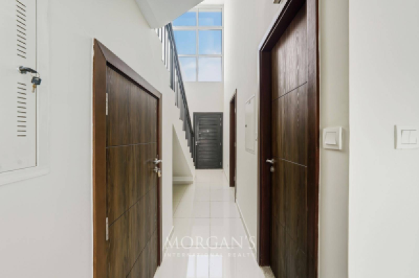3BR Villa | Unfurnished | Best Location | Vacant-9
