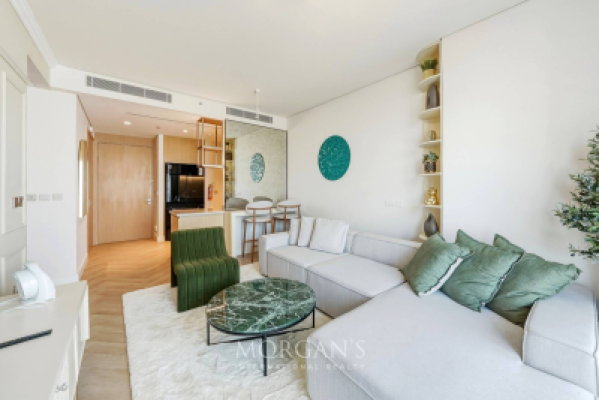Luxury 2BR Apartment | Burj View | Furnished -7