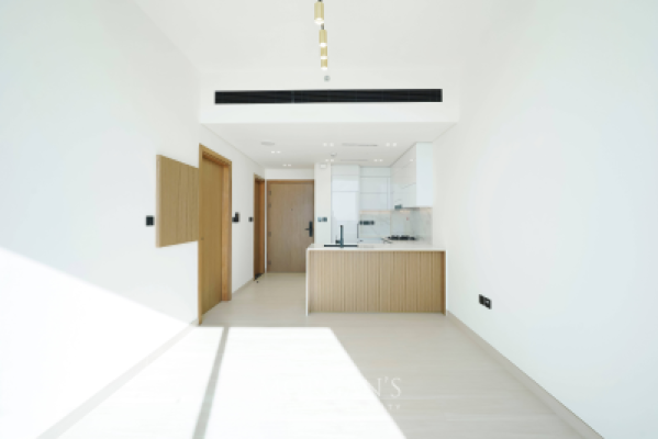 Stunning 1BR Apt | Prime Location | Modern Living-2