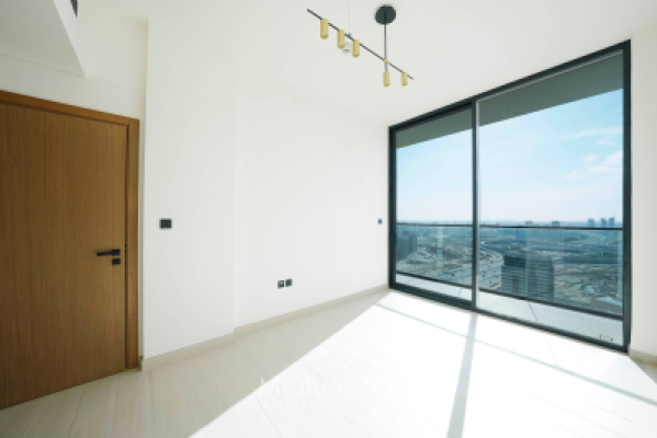 Stunning 1BR Apt | Prime Location | Modern Living-5