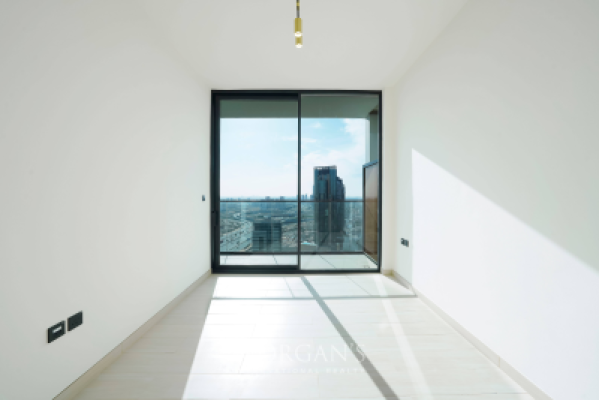 Stunning 1BR Apt | Prime Location | Modern Living-7