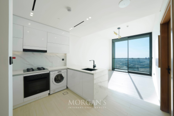 Stunning 1BR Apt | Prime Location | Modern Living-9
