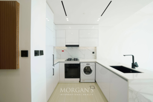 Stunning 1BR Apt | Prime Location | Modern Living-10