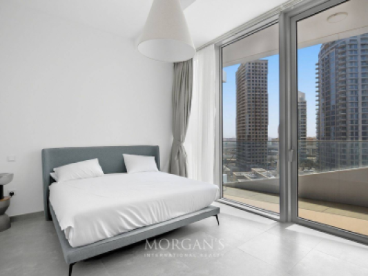 1BR Apartment | Canal View | Prime Location-8