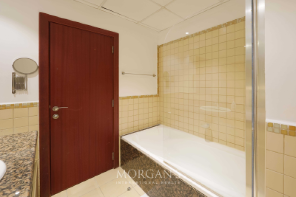 Fully Furnished | Upgraded | Prime Location-14