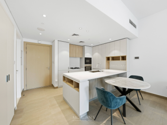 Elegant Furnished 1BR | Kensington Waters-7