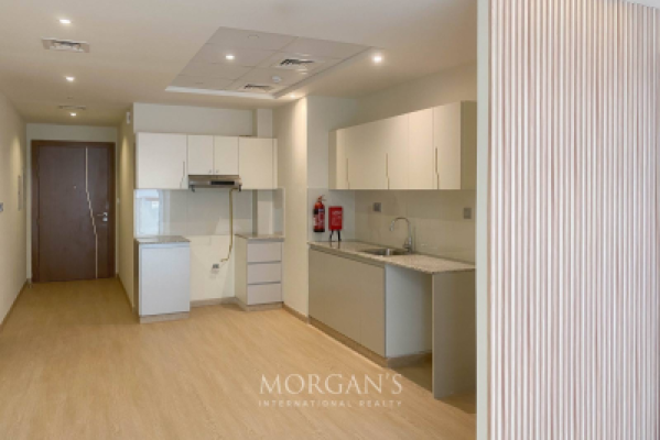 Elegant 1BR | Prime Business Bay | Community Views-2
