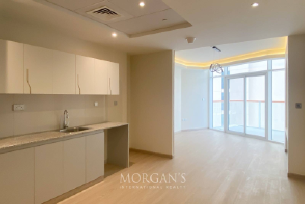 Elegant 1BR | Prime Business Bay | Community Views-4