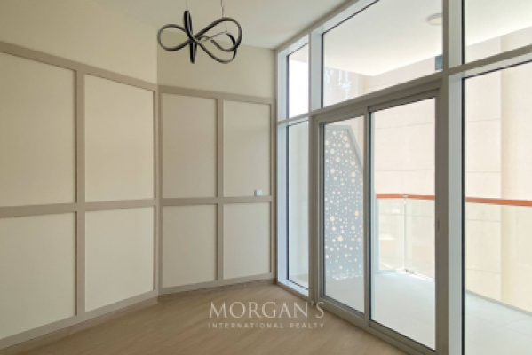 Elegant 1BR | Prime Business Bay | Community Views-6