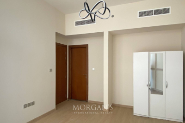 Elegant 1BR | Prime Business Bay | Community Views-7