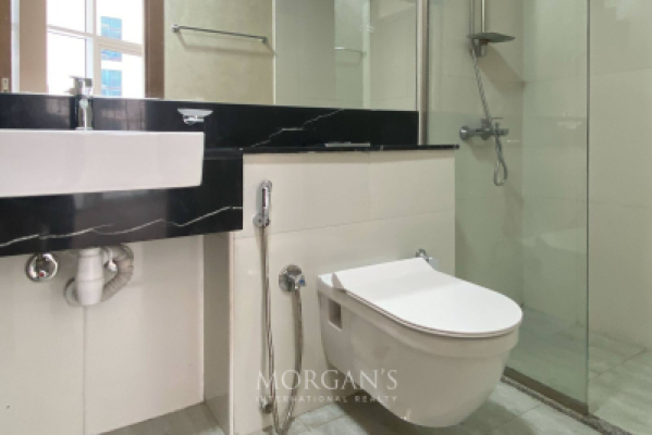 Elegant 1BR | Prime Business Bay | Community Views-9