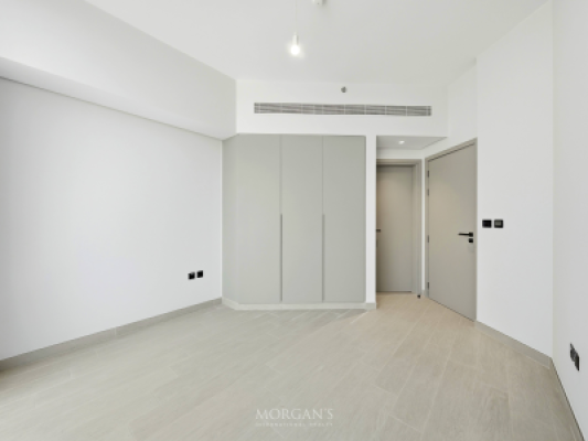 Elegant 1BR | Prime Business Bay | Unfurnished-10