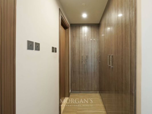 Elegant 2BR Apartment | Prime Location | Furnished-10