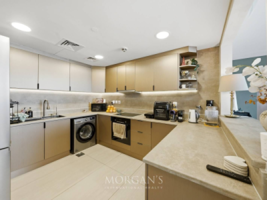 Spacious | Upgraded | Vacant | Furnished-6