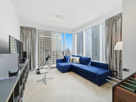 Spacious | Upgraded | Vacant | Furnished-9