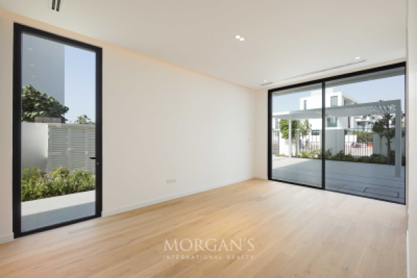 VACANT NOW  |  ONE OF 8  |  BRAND NEW-20