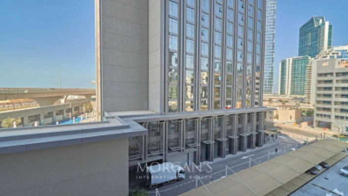FLEXIBLE | BREATHTAKING VIEWS | IDEAL LOCATION-10
